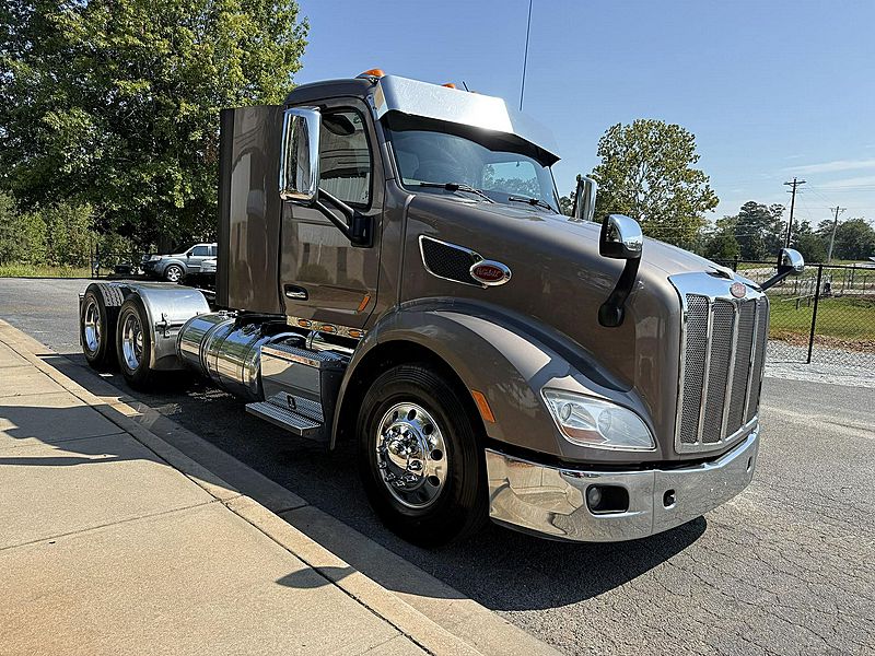 2017 Peterbilt 579