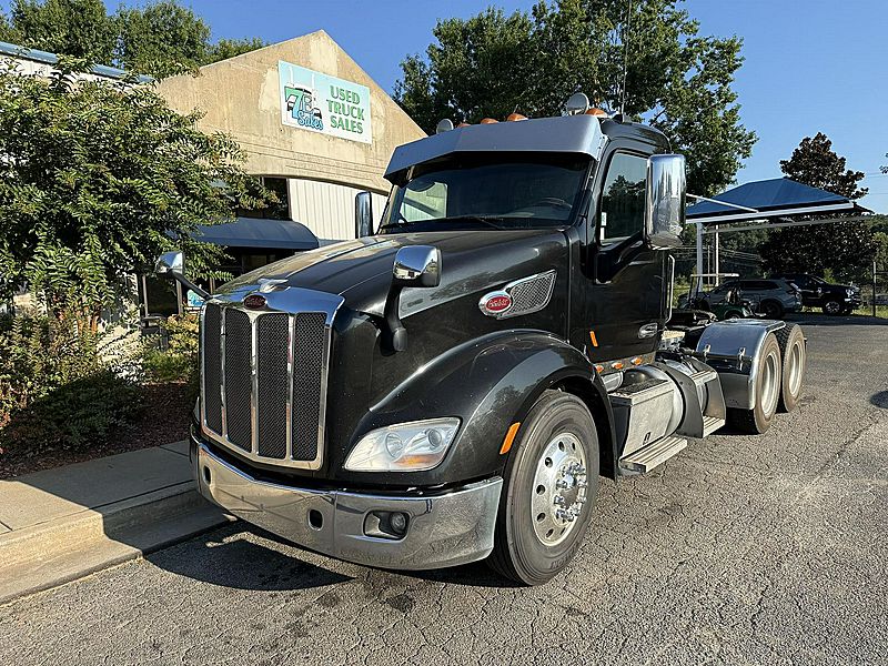 2017 Peterbilt 579