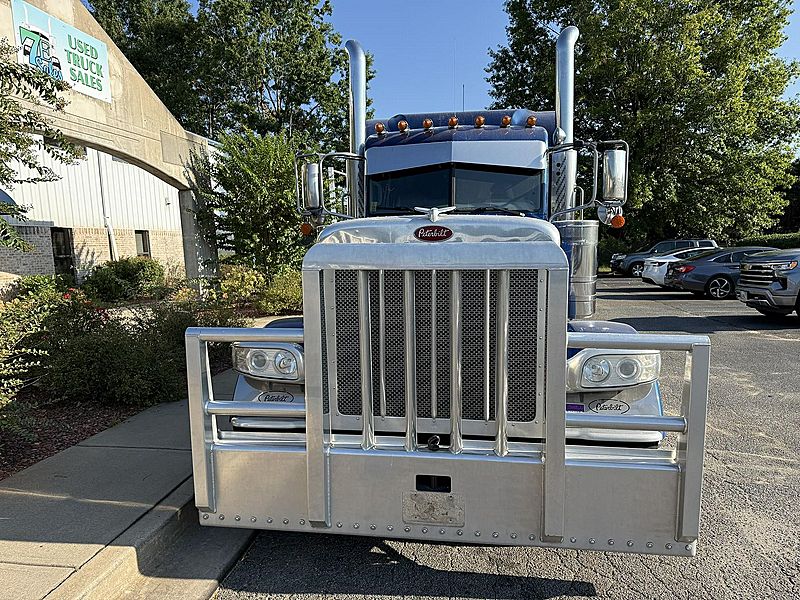2020 Peterbilt 389