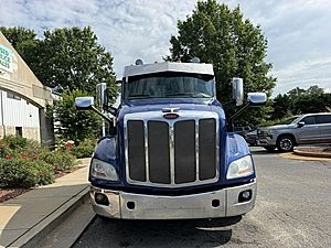 2017 Peterbilt 579 - Day Cab