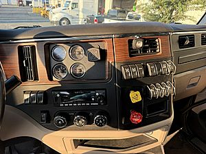 2022 Peterbilt 579