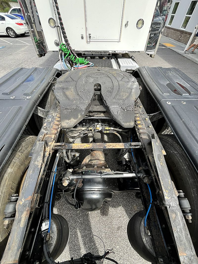 2013 Freightliner CASCADIA 125 -  Condo Sleeper