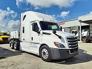 2022 Freightliner Cascadia - Sleeper Truck
