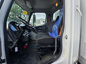 2015 Freightliner M2 106