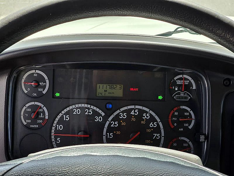 2015 Freightliner M2 106