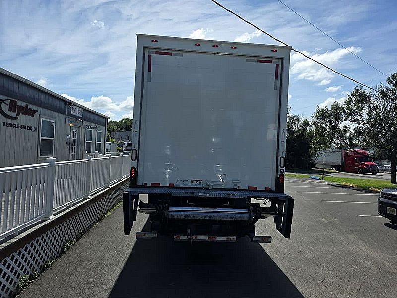 2015 Freightliner M2 106