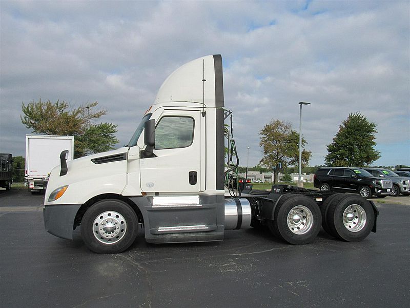 2021 Freightliner Cascadia 126