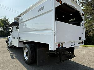 2012 Freightliner M2 106