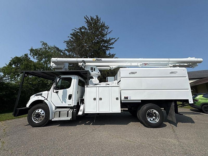 2012 Freightliner M2 106