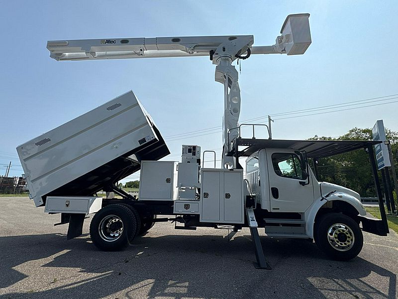2012 Freightliner M2 106