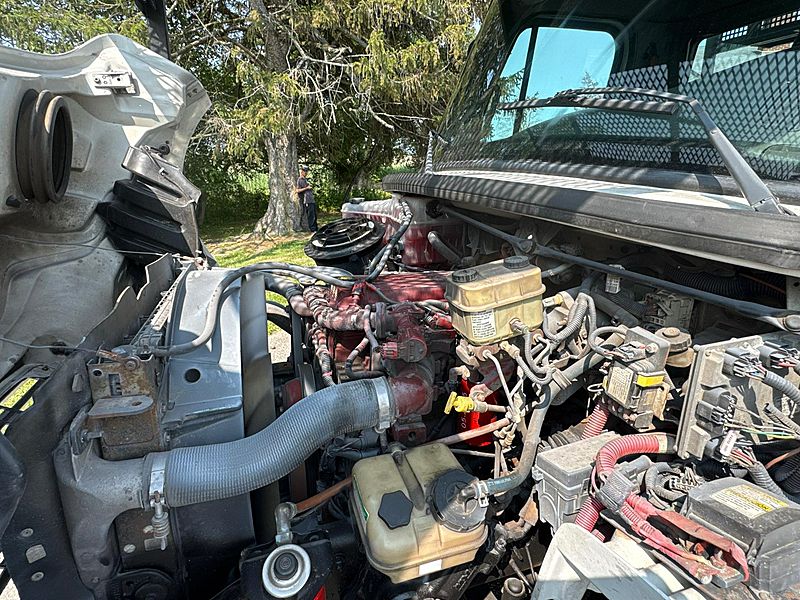2012 Freightliner M2 106