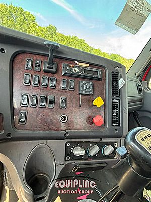 2011 Freightliner M2