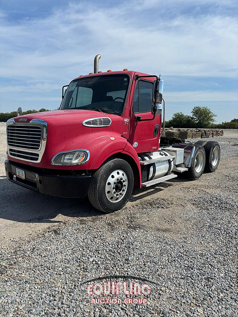 2011 Freightliner M2