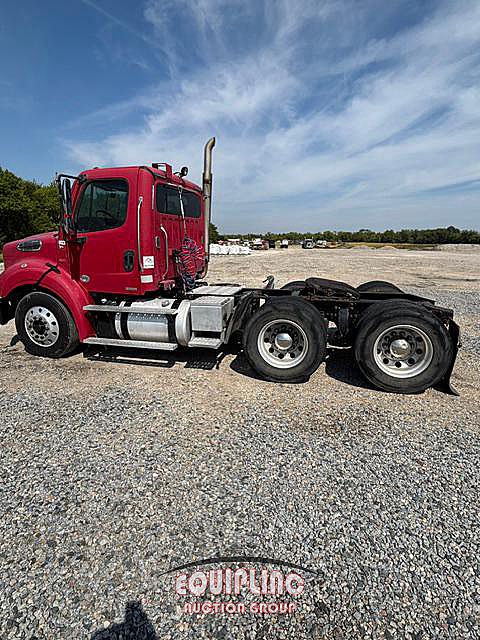 2011 Freightliner M2