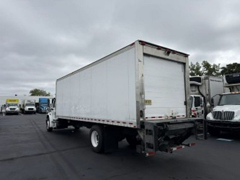 2018 Freightliner M2 106