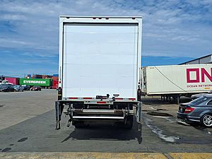 2018 Freightliner M2 106