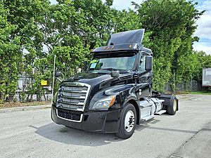 2020 Freightliner Cascadia - Day Cab