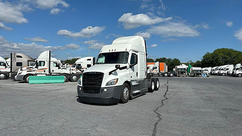 2021 Freightliner Cascadia 126