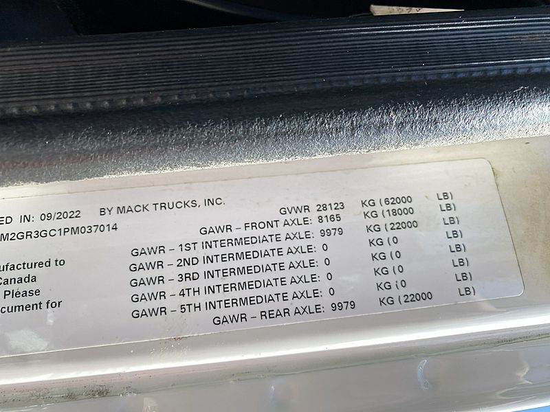 2023 Mack GR64F