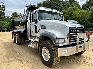 2023 Mack GR64F