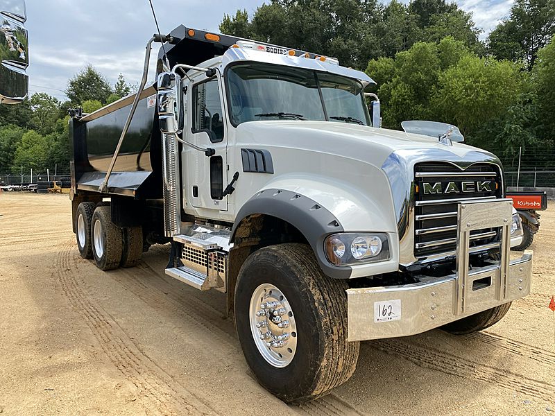 2023 Mack GR64F