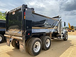 2023 Mack GR64F