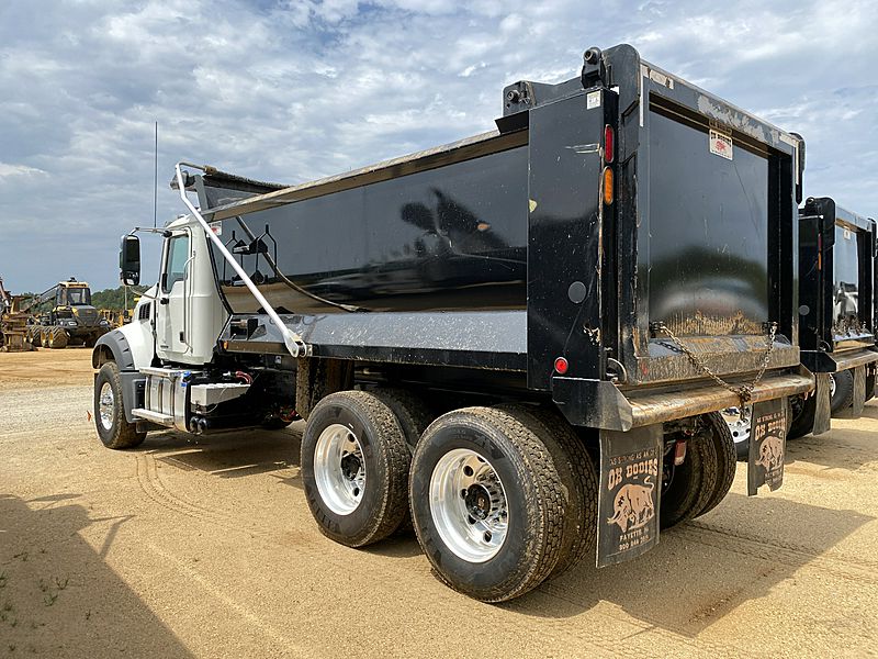 2023 Mack GR64F