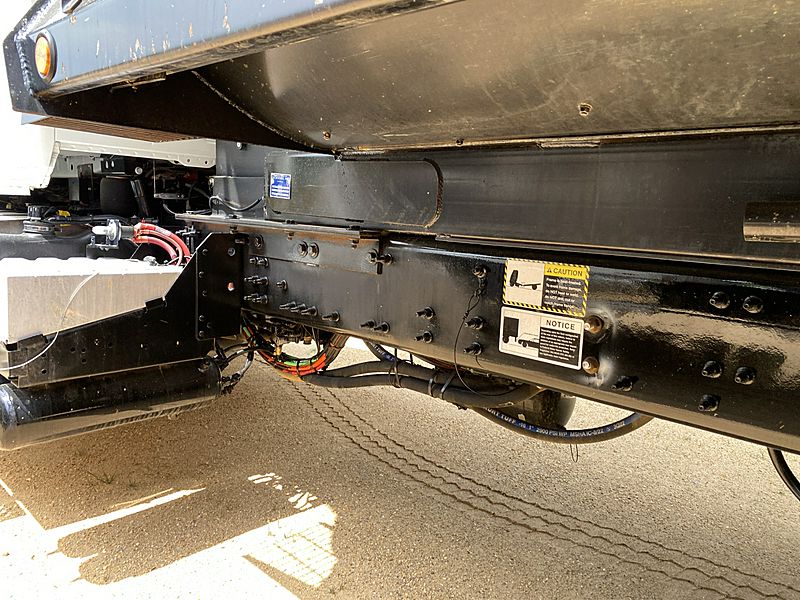2023 Mack GR64F