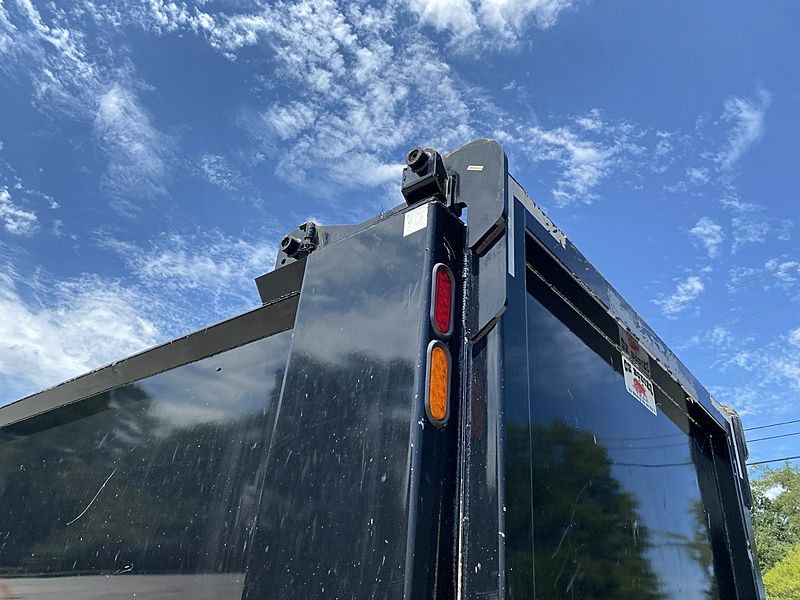 2023 Mack GR64F