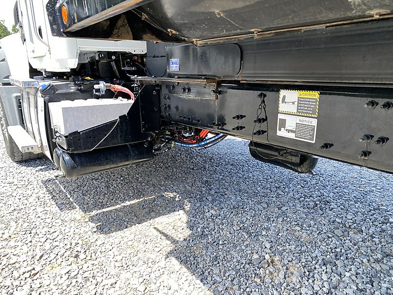 2023 Mack GR64F