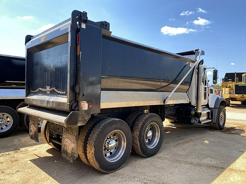 2026 Mack GR64F