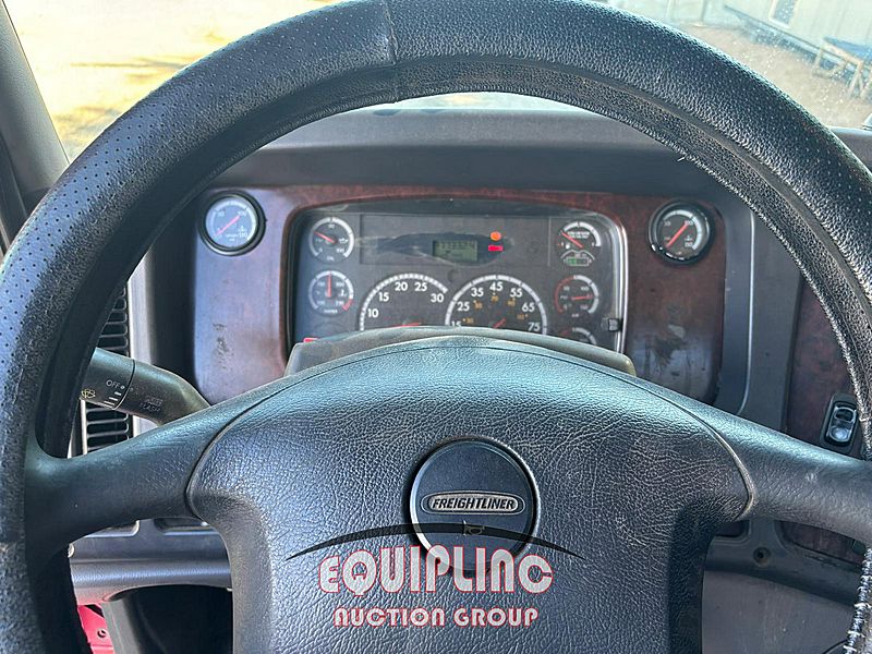 2011 Freightliner M2