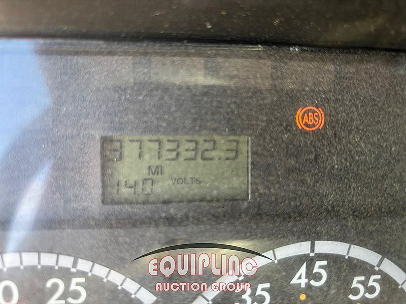 2011 Freightliner M2