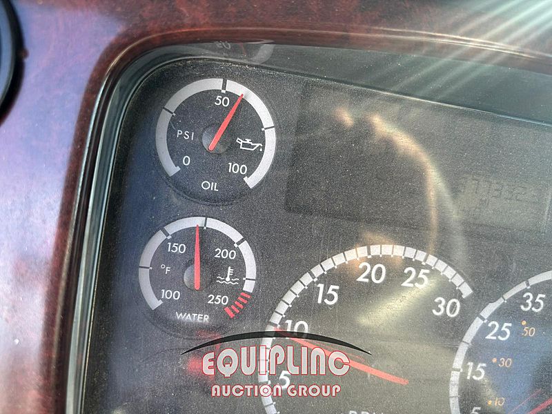 2011 Freightliner M2