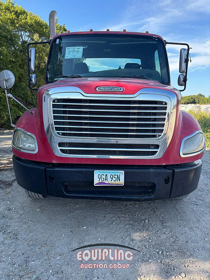 2011 Freightliner M2