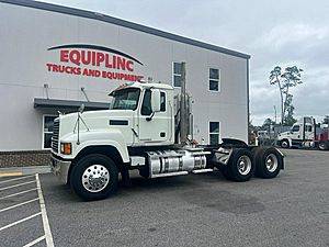 2014 Mack Pinnacle CHU613 - Day Cab