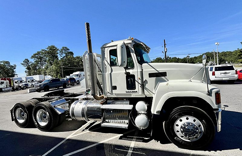 2014 Mack CHU613