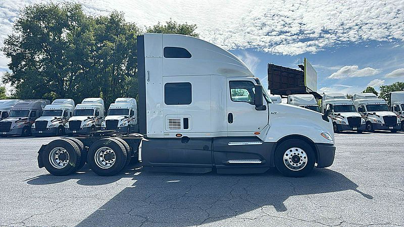 2022 International LT