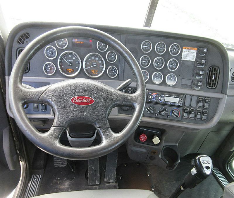 2015 Peterbilt 365