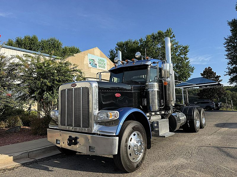 2023 Peterbilt 389