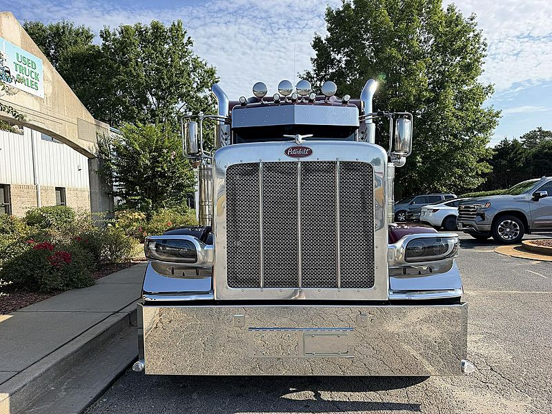 2015 Peterbilt 389
