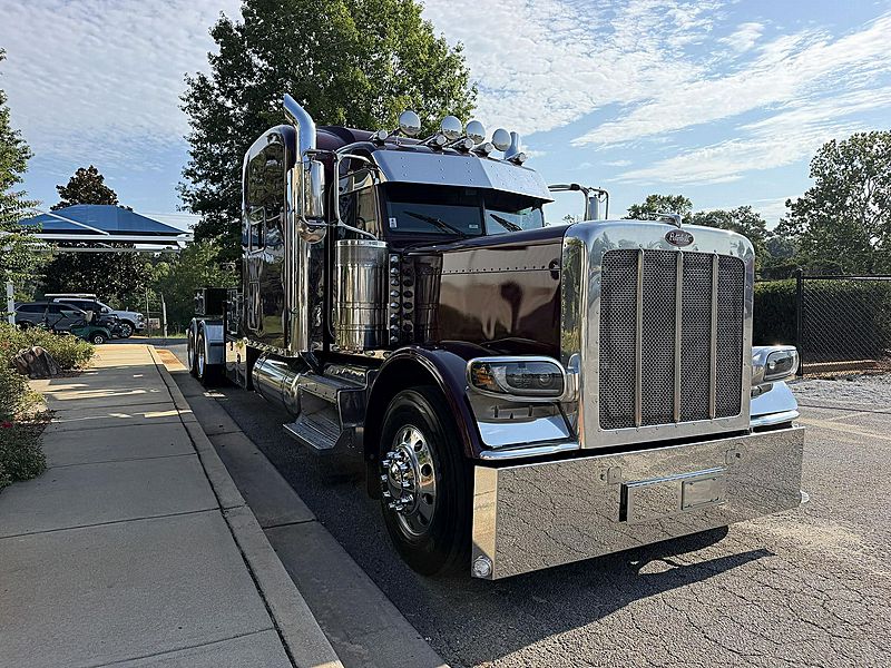 2015 Peterbilt 389