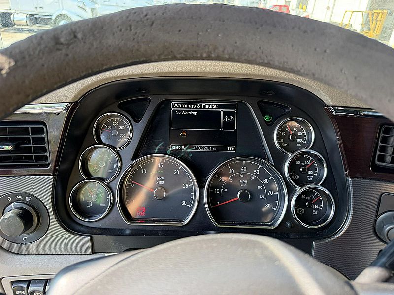 2017 Peterbilt 579