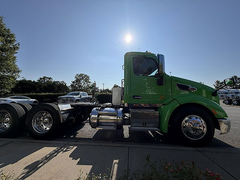 2017 Peterbilt 579