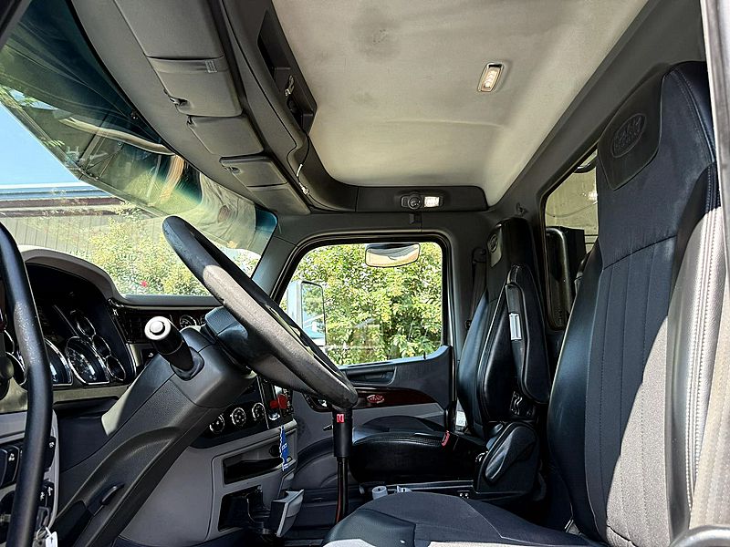 2017 Peterbilt 579