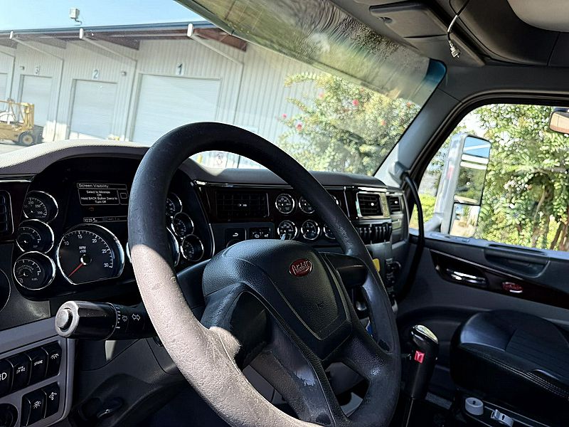 2017 Peterbilt 579