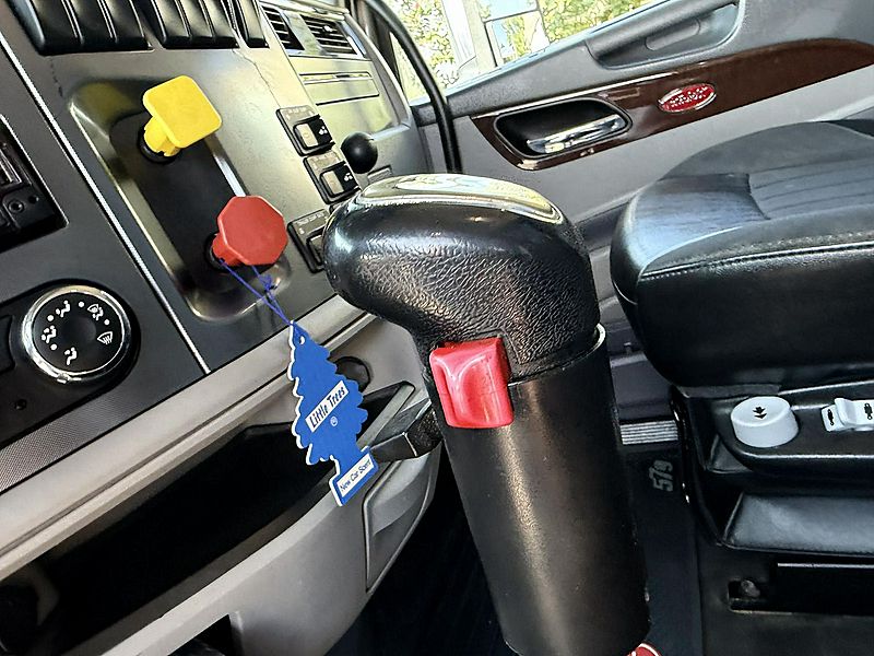 2017 Peterbilt 579