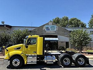 2017 Peterbilt 579 - Day Cab