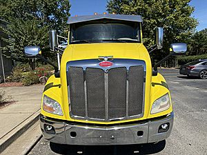 2017 Peterbilt 579 - Day Cab