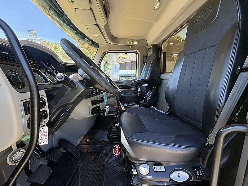2017 Peterbilt 579